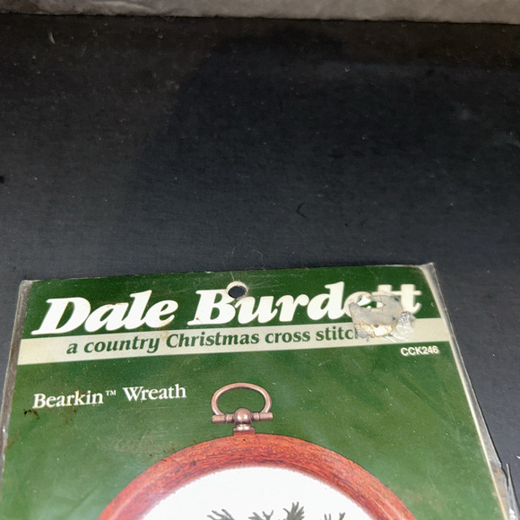 Dale Burdette Crosstitch Kit Christmas Bear Bearkin Wreath Miniature Frame 1986 - Picture 2 of 5